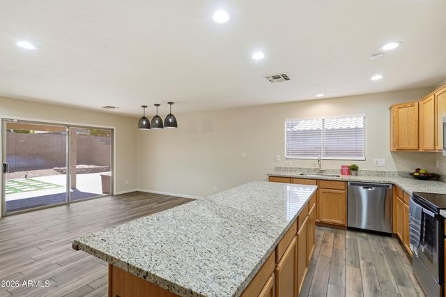 8744 W LONE CACTUS Drive, Peoria, AZ 85382