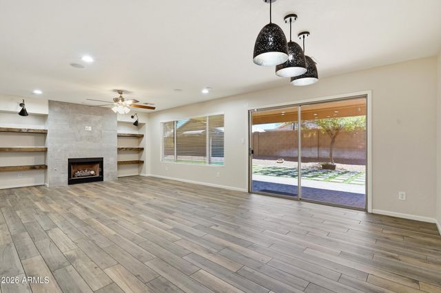 8744 W LONE CACTUS Drive, Peoria, AZ 85382