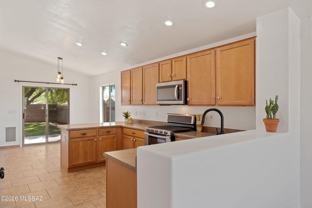 10352 E Avalon Park Street, Tucson, AZ 85747