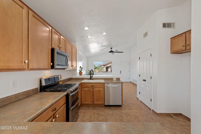 10352 E Avalon Park Street, Tucson, AZ 85747