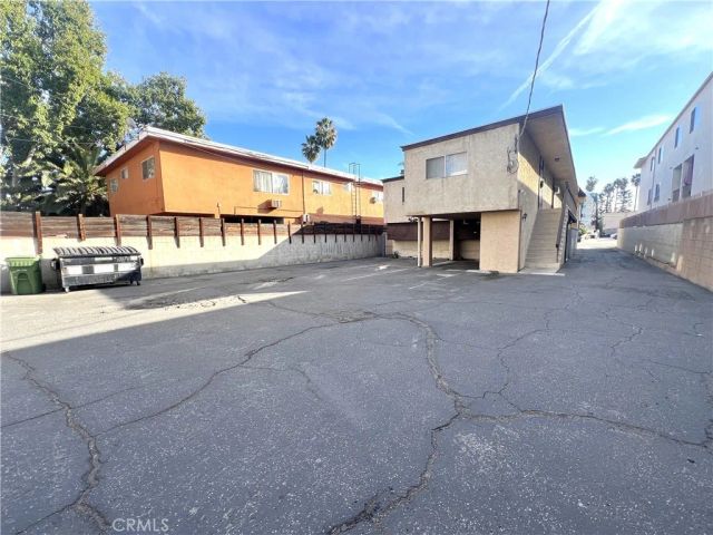 14817 Sylvan Street 6, Van Nuys, CA 91411
