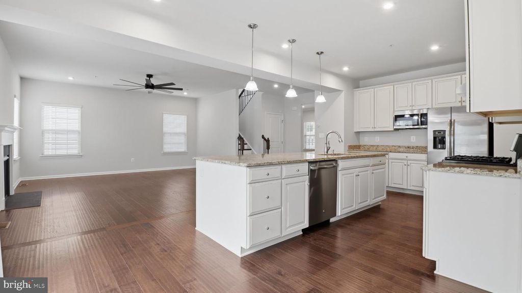 Image 14 of property listing at 9817 SAWMILL BRANCH TRL, Ellicott City, MD 21043