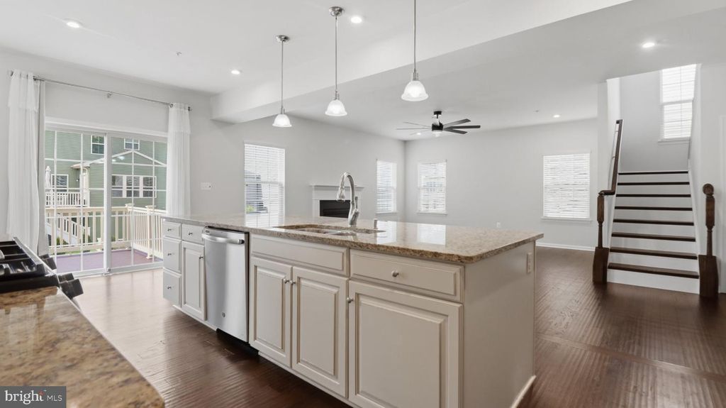 Image 16 of property listing at 9817 SAWMILL BRANCH TRL, Ellicott City, MD 21043