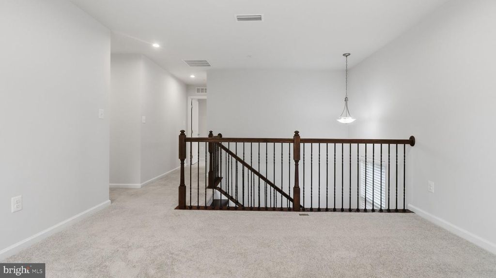 Image 31 of property listing at 9817 SAWMILL BRANCH TRL, Ellicott City, MD 21043