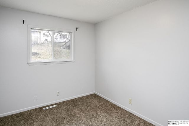 3835 N 88th Avenue, Omaha, NE 68134