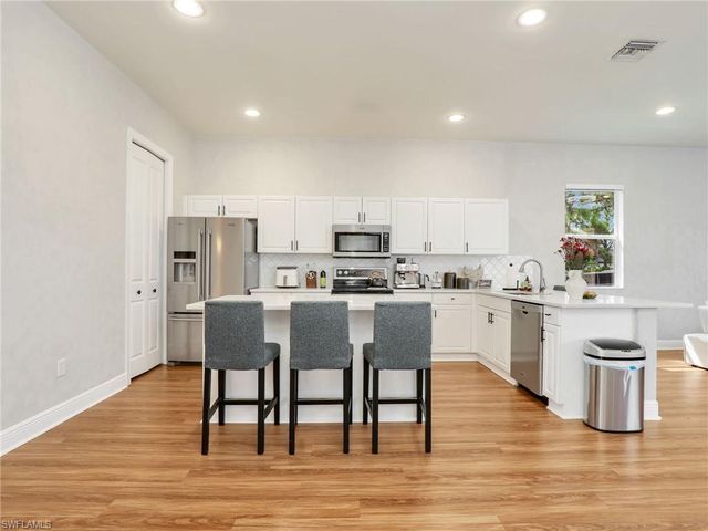 3720 43rd AVE NE, Naples, FL 34120