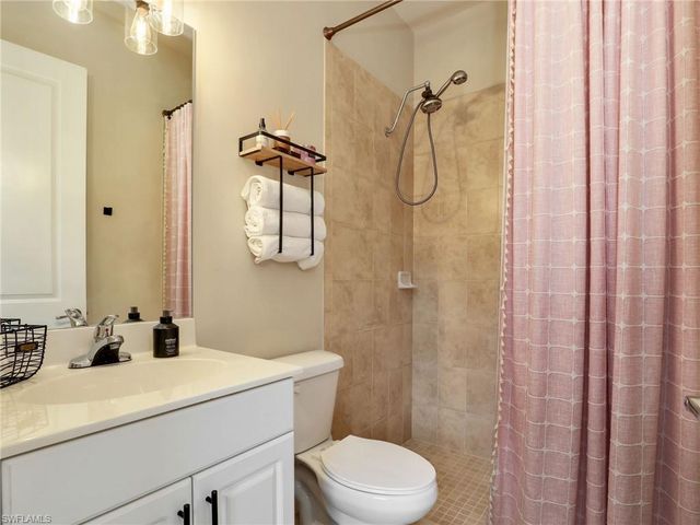 3720 43rd AVE NE, Naples, FL 34120