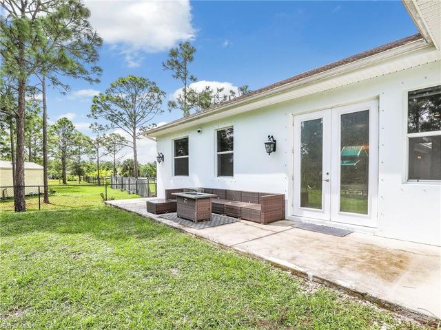 3720 43rd AVE NE, Naples, FL 34120