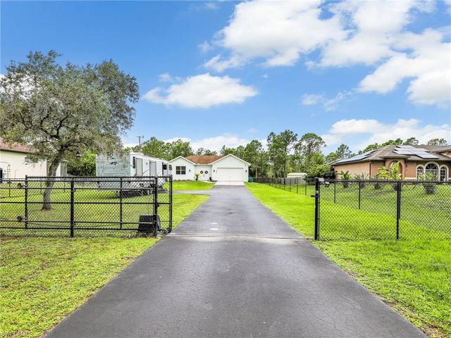 3720 43rd AVE NE, Naples, FL 34120