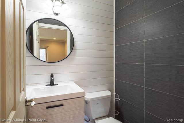 982 N Adams Road 6, Birmingham, MI 48009