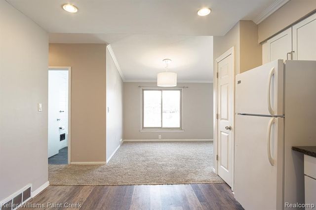 982 N Adams Road 6, Birmingham, MI 48009