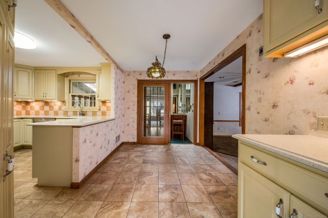 78 Kennedy Drive, Meriden, CT 06450