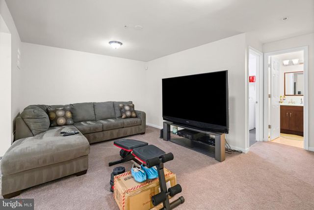 7244 FLAG HARBOR DR, District Heights, MD 20747