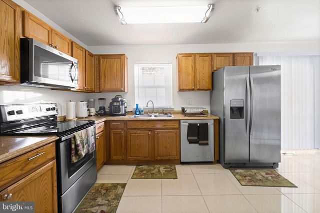 7244 FLAG HARBOR DR, District Heights, MD 20747