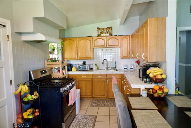 5825 N Orangecrest, Azusa, CA 91702
