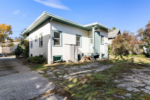 3836 Courtland Place S, Seattle, WA 98118