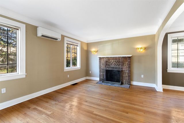 3836 Courtland Place S, Seattle, WA 98118