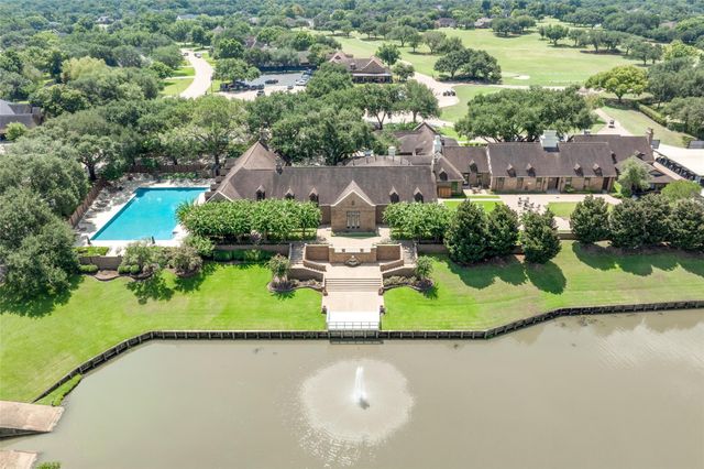 5319 Windrush Street, Fulshear, TX 77441