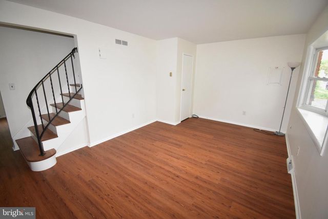 216 E PEARL ST, Burlington, NJ 08016