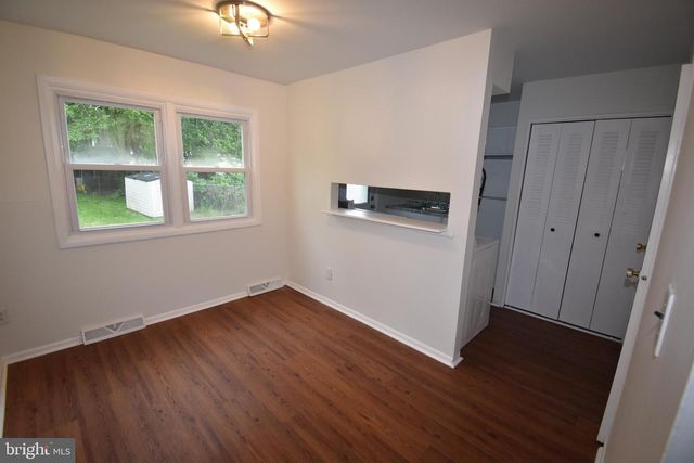 216 E PEARL ST, Burlington, NJ 08016