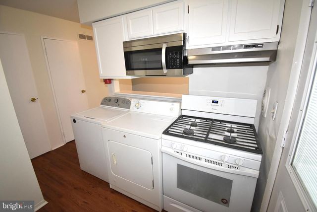 216 E PEARL ST, Burlington, NJ 08016