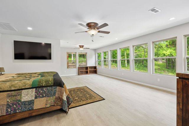 1840 Lick Creek Rd, Hartsville, TN 37074