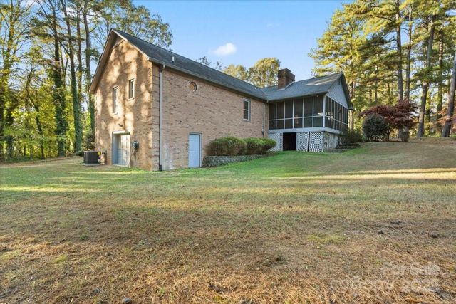 1061 Fairway Drive, Kannapolis, NC 28081