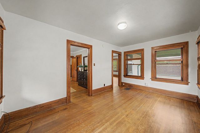 3211 Cottage Grove Avenue, Des Moines, IA 50311