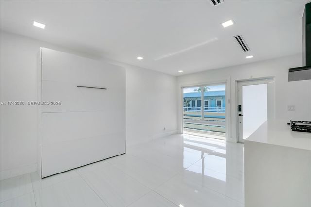 2700 NE 135th Street 32, North Miami, FL 33181