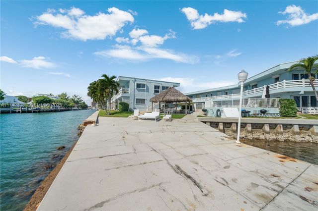 2700 NE 135th Street 32, North Miami, FL 33181