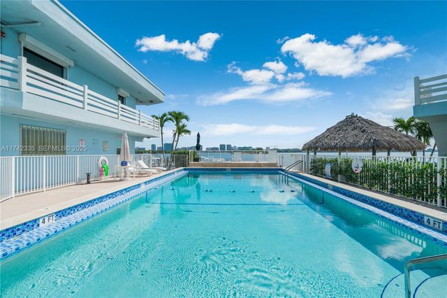 2700 NE 135th Street 32, North Miami, FL 33181