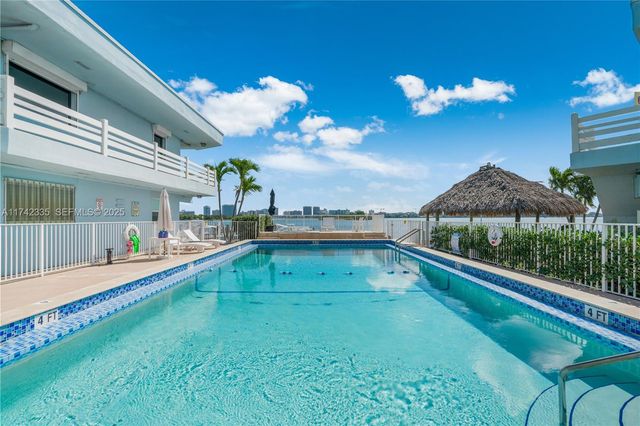 2700 NE 135th Street 32, North Miami, FL 33181