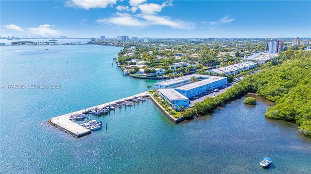 2700 NE 135th Street 32, North Miami, FL 33181