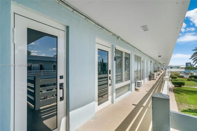2700 NE 135th Street 32, North Miami, FL 33181