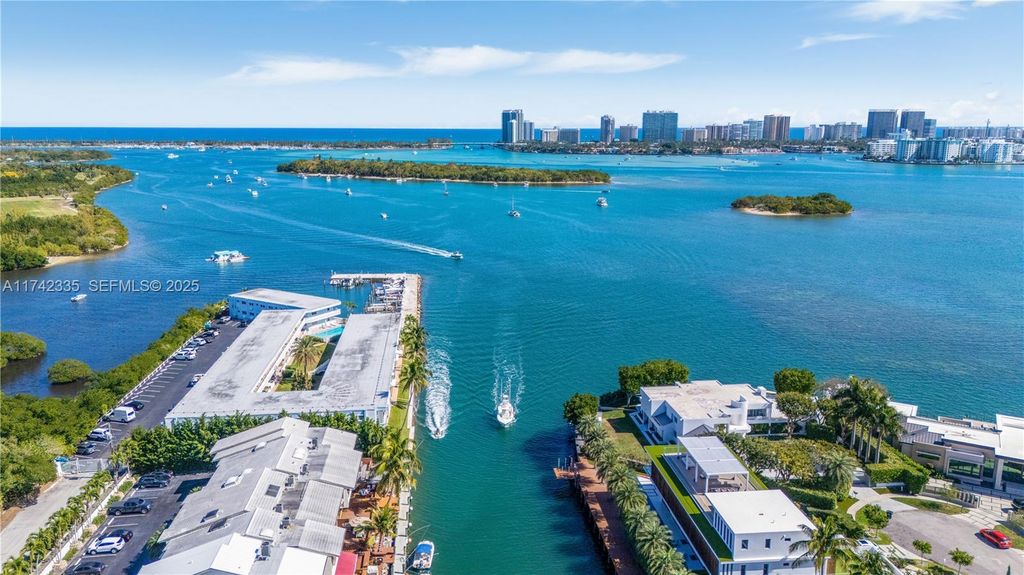 2700 NE 135th Street 32, North Miami, FL 33181