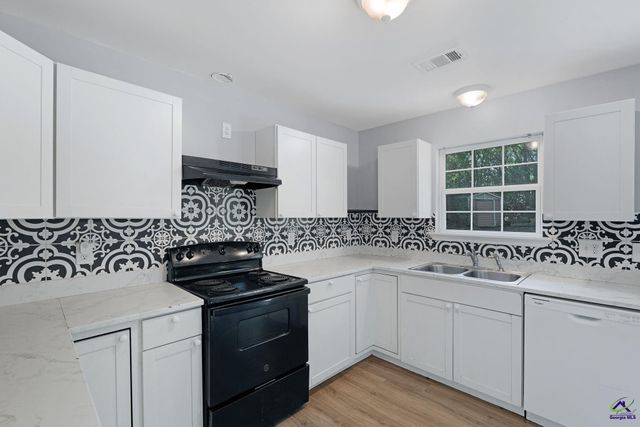4216 W Oak Drive, Macon, GA 31210