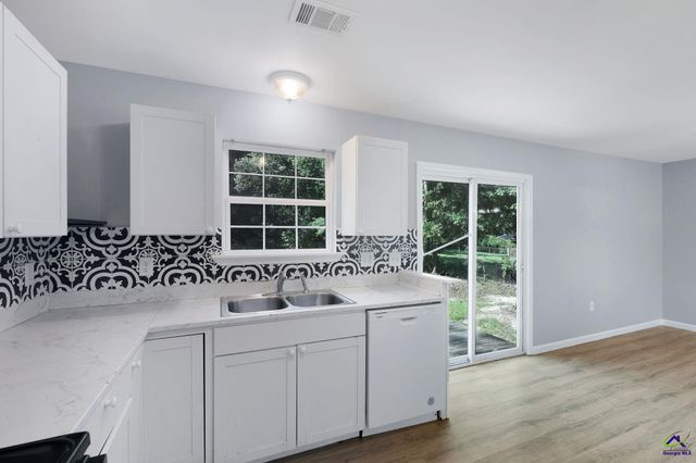 4216 W Oak Drive, Macon, GA 31210