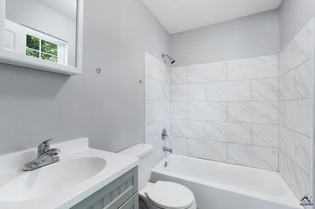 4216 W Oak Drive, Macon, GA 31210