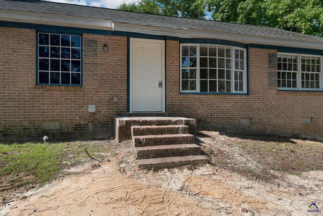 4216 W Oak Drive, Macon, GA 31210