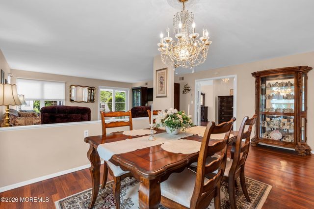 4 Gladstone Avenue, Manchester, NJ 08759