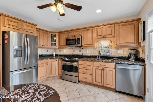 4 Gladstone Avenue, Manchester, NJ 08759