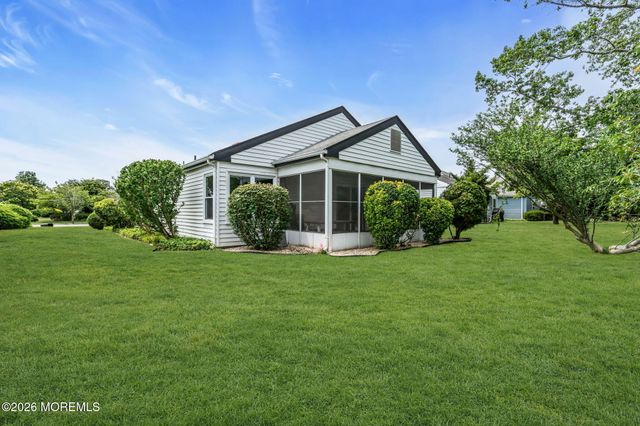 4 Gladstone Avenue, Manchester, NJ 08759