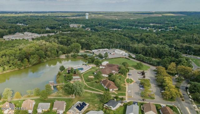 4 Gladstone Avenue, Manchester, NJ 08759