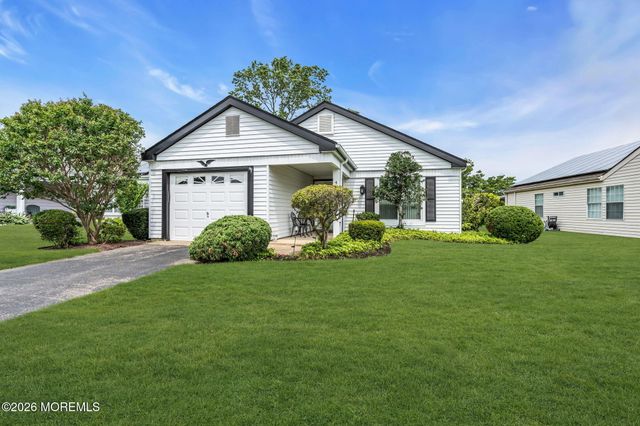 4 Gladstone Avenue, Manchester, NJ 08759