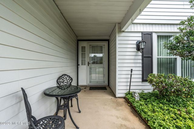 4 Gladstone Avenue, Manchester, NJ 08759