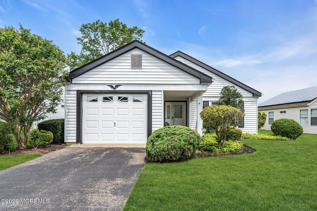 4 Gladstone Avenue, Manchester, NJ 08759