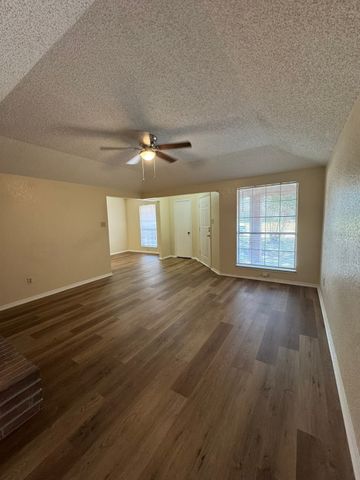 4504 Spinnaker Court, Fort Worth, TX 76135
