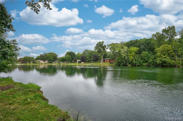 6291 Westview Drive, Grand Blanc Charter Township, MI 48439