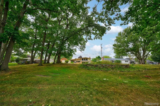 6291 Westview Drive, Grand Blanc Charter Township, MI 48439