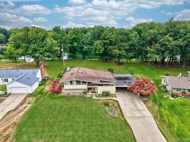 6291 Westview Drive, Grand Blanc Charter Township, MI 48439
